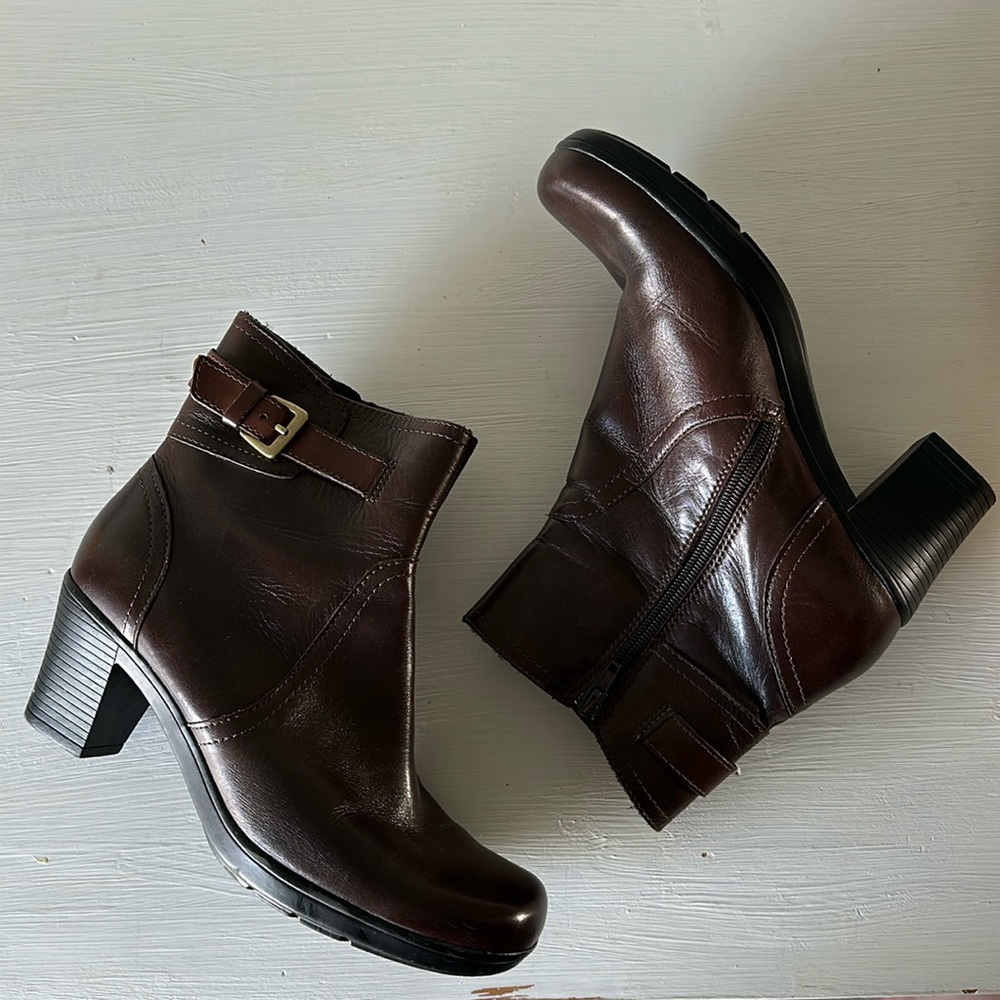 Clark’s brown leather booties. Size 8.5. Like new condition.